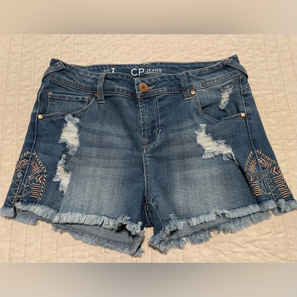 Celebrity Pink Jeans Embroidered Shorts - Picture 1 of 5